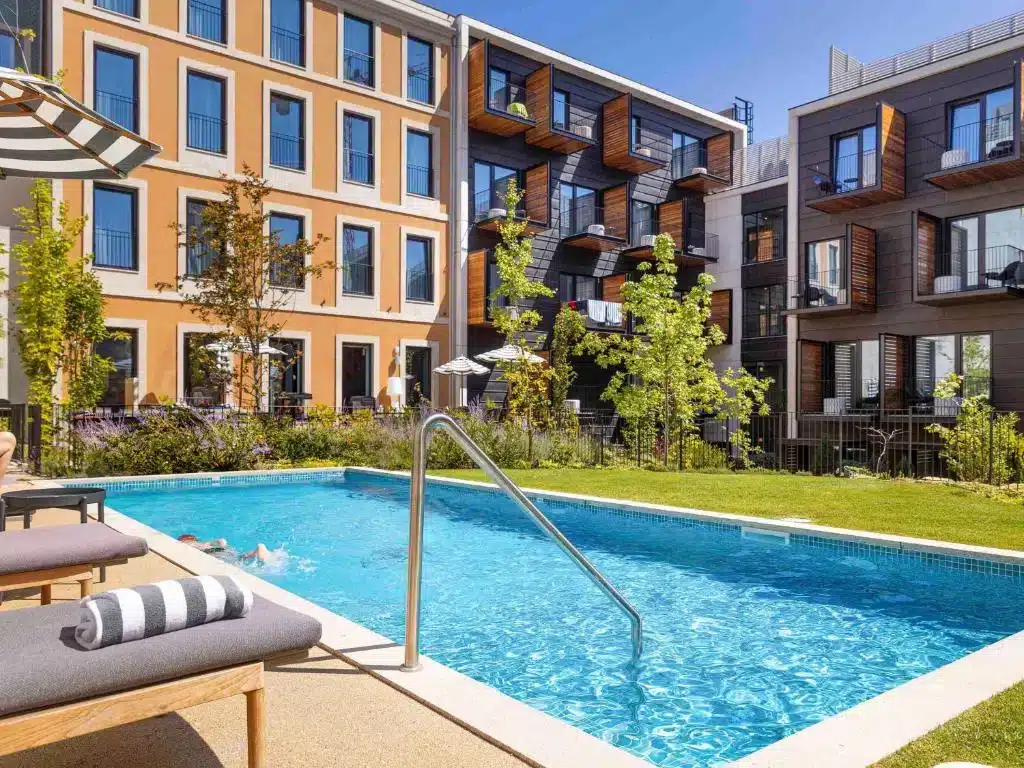 Mercure Porto Centro Aliados, hotel con piscina nel centro di Porto