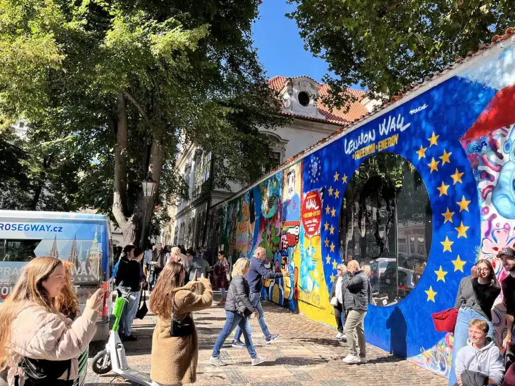 muro di john lennon