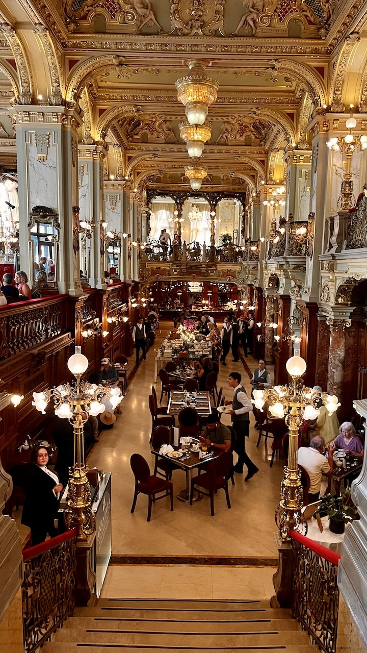 Il New York Café, dove fai colazione se alloggi all'Anantara