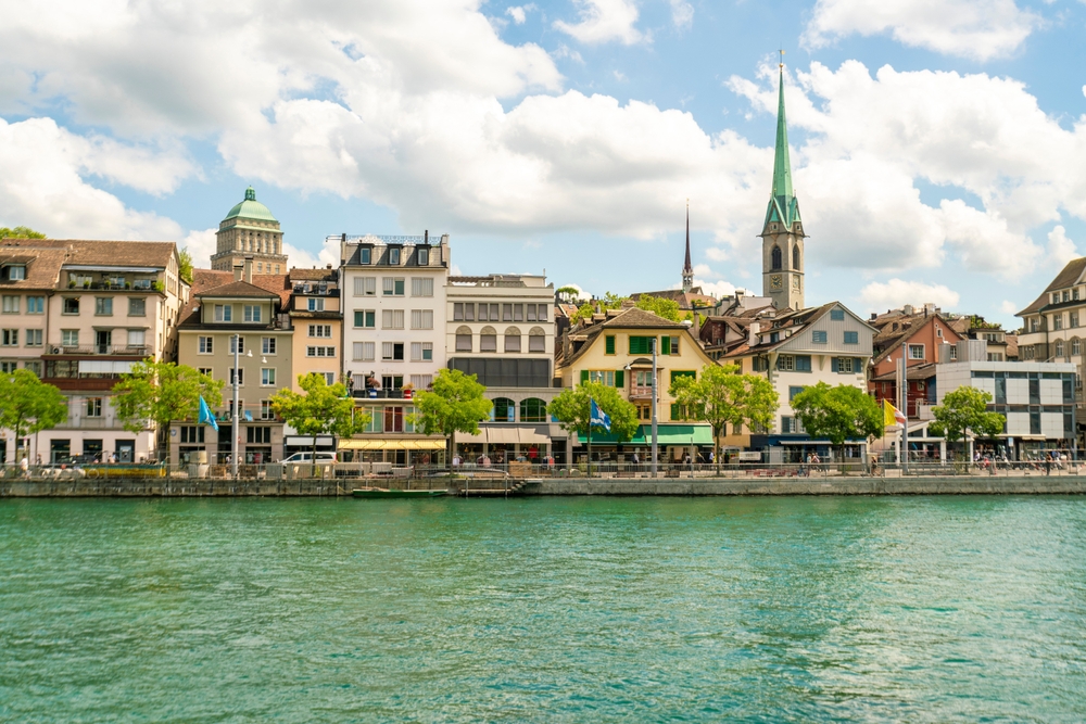 Niederdorf vista dalla Limmat a Zurigo