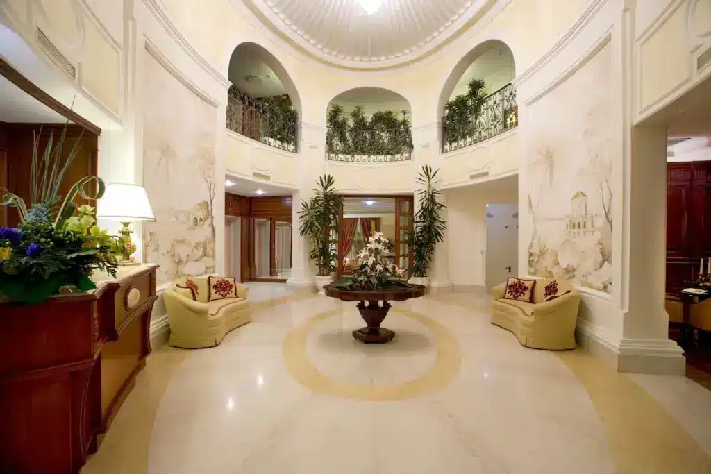 Palazzo Alabardieri, un buon hotel a Chiaia