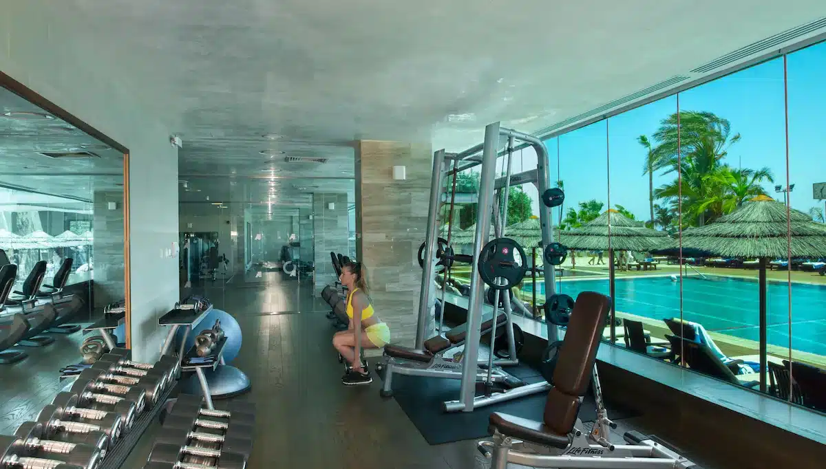 Palestra moderna nell'hotel a Limassol