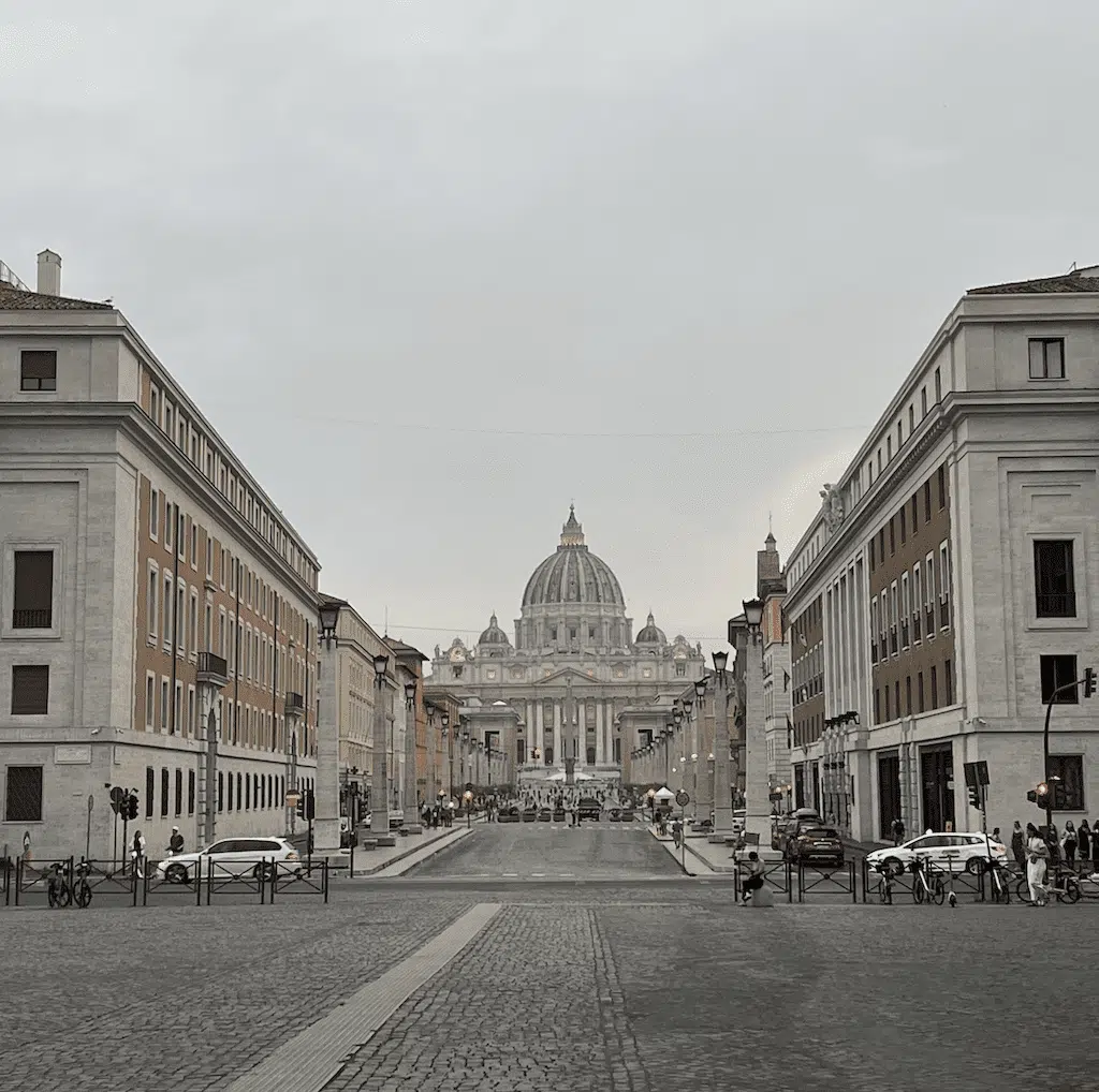 passeggiata da Castel Sant'Angelo al Vaticano passeggiata da Castel Sant'Angelo al Vaticano