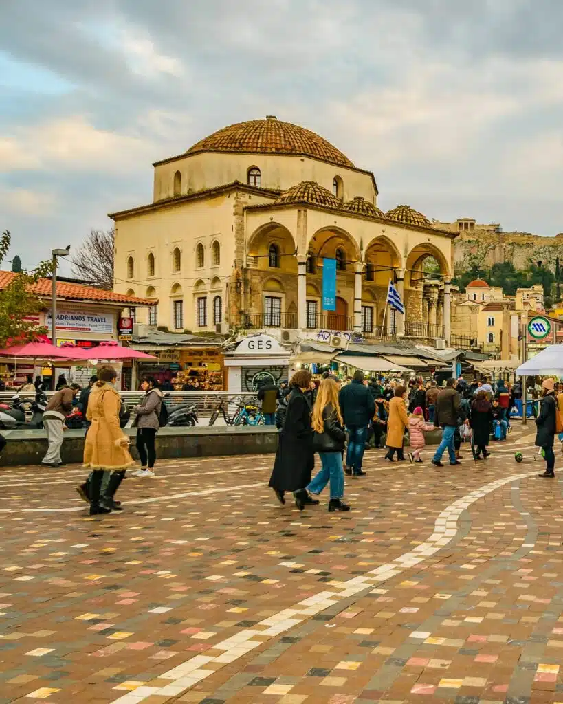 Piazza Monastiraki e il mercatino delle pulci