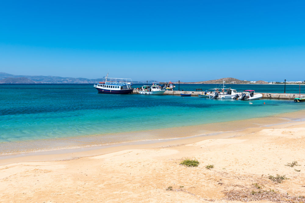 Il piccolo porto di Agia Anna a Naxos