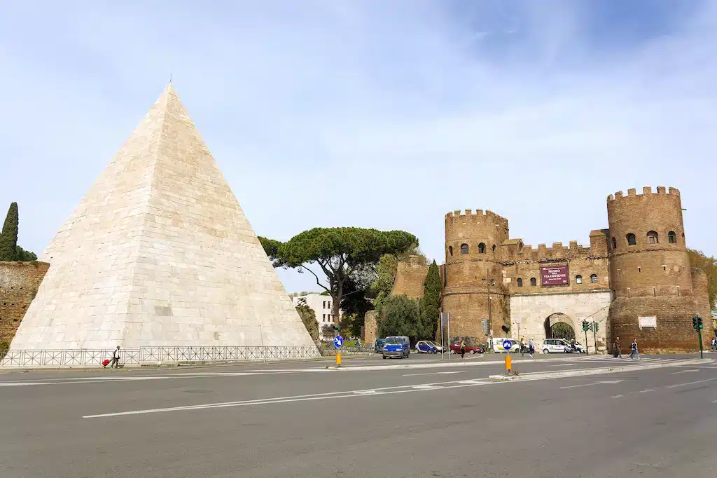 Piramide di Testaccio