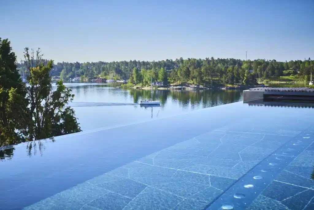 Piscina con vista del Djurönäset