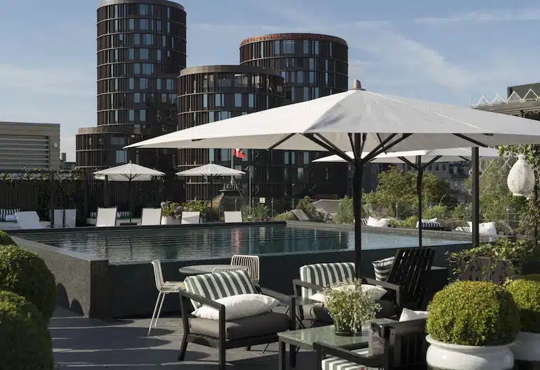 piscina del Nimb Hotel