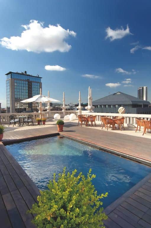 Piscina dell'hotel a Gràcia, Barcellona
