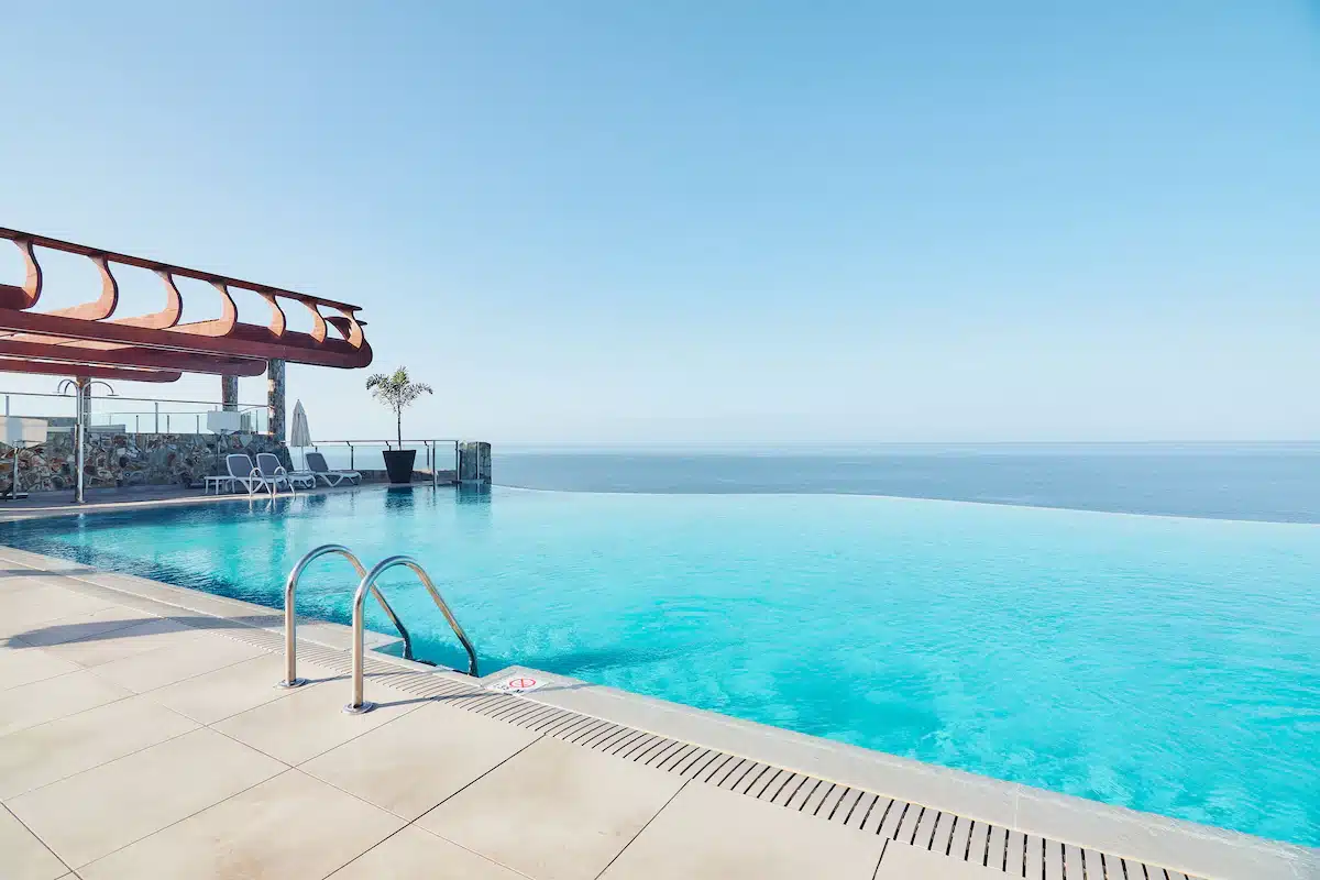 piscina di un hotel a Puerto Rico