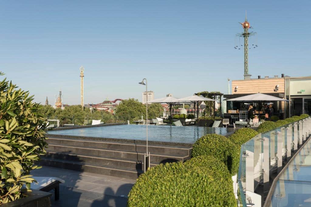 Piscina sul tetto del Nimb Hotel