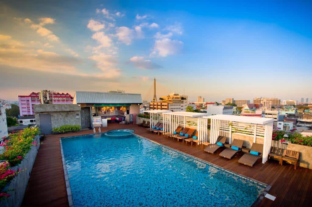 Piscina sul tetto del Nouvo City Hotel