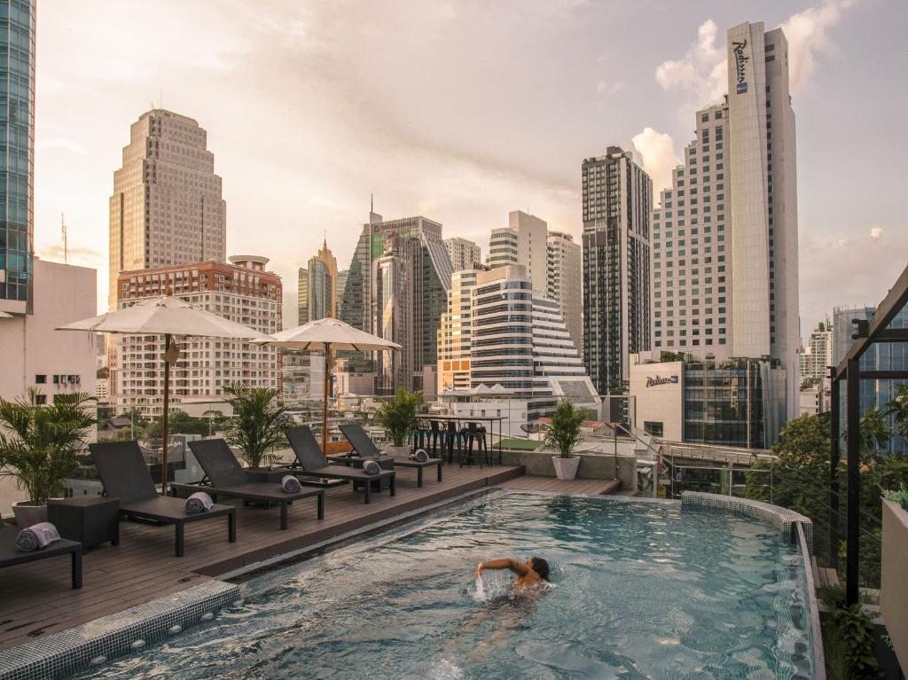 Piscina sul tetto del Tastoria Collection Sukhumvit