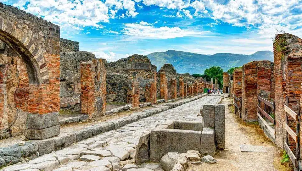 Pompei, facile da raggiungere da Napoli