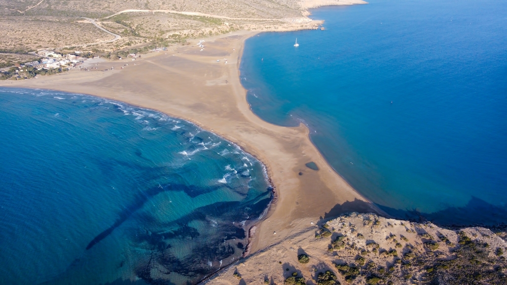 Veduta aerea della lingua di sabbia e della laguna di Prasonisi a Rodi