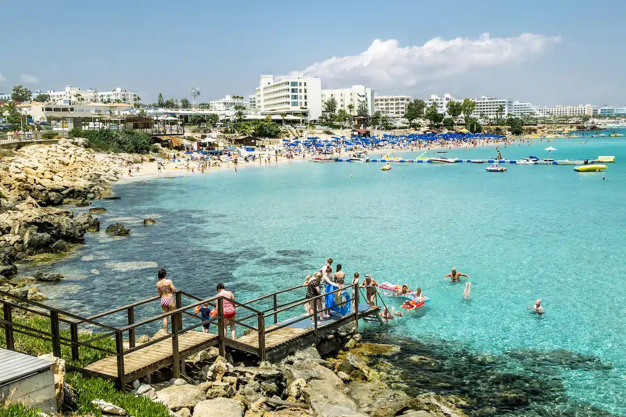 Protaras e Fig Tree Bay, il posto migliore dove alloggiare a Cipro per famiglie con bambini