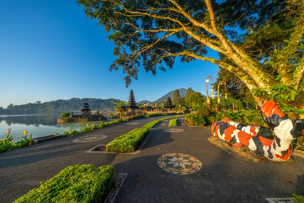 Pura Ulun Danu Beratan vicino a Bedugul al mattino