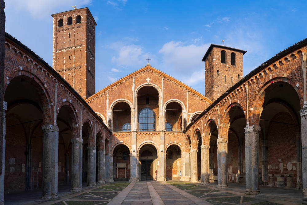 Il quadriportico della Basilica di Sant Ambrogio a Milano