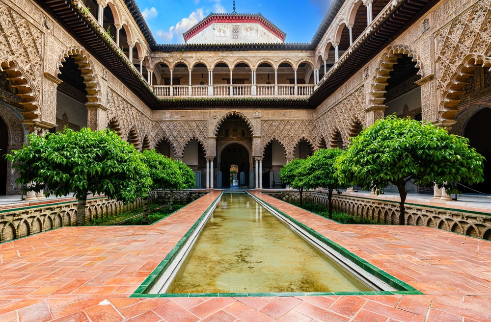 Il Patio de las Doncellas, il cortile delle fanciulle, nel Real Alcázar di Siviglia