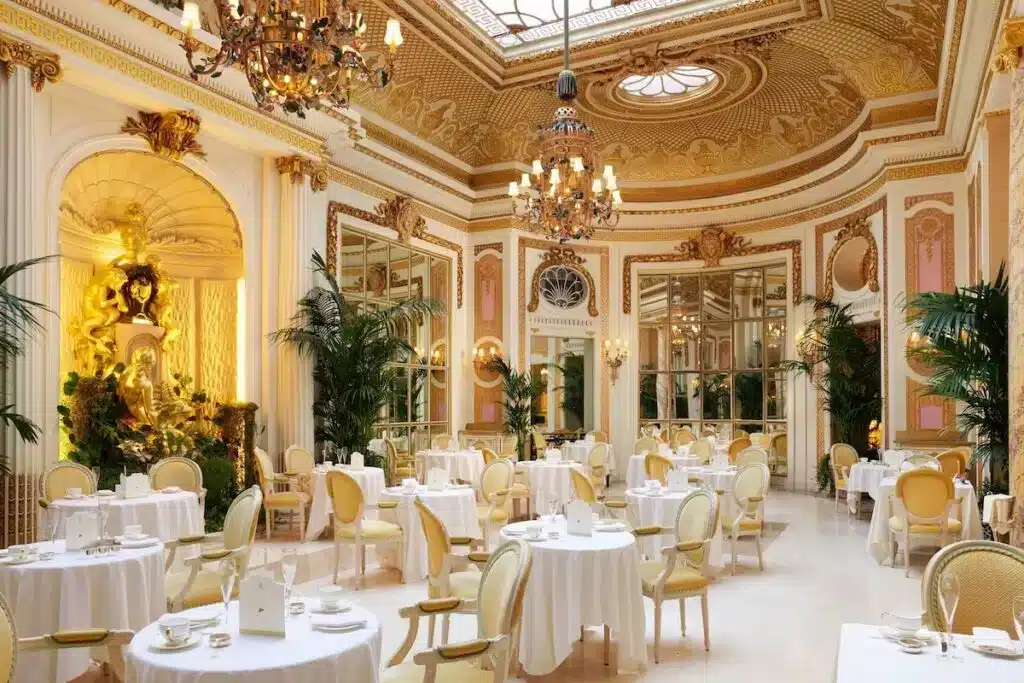 Il ristorante del The Ritz, il posto perfetto per provare l'afternoon tea a Londra
