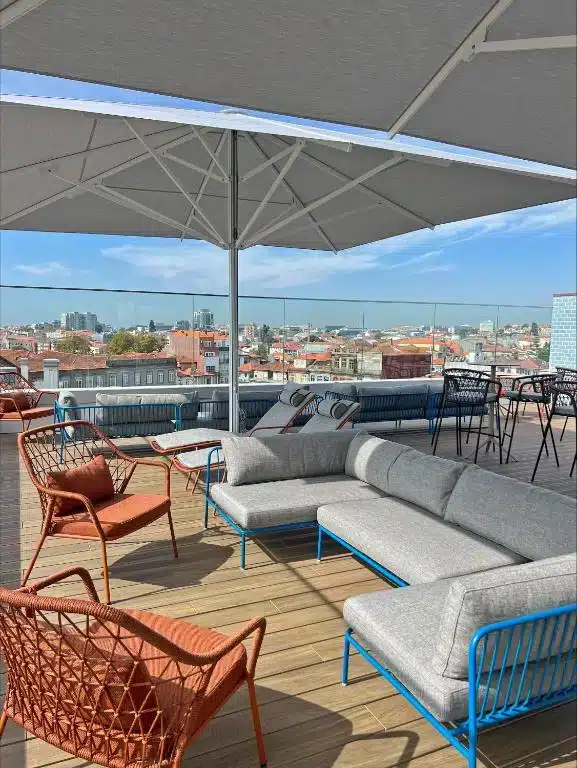 Rooftop del Wine & Books Porto Hotel