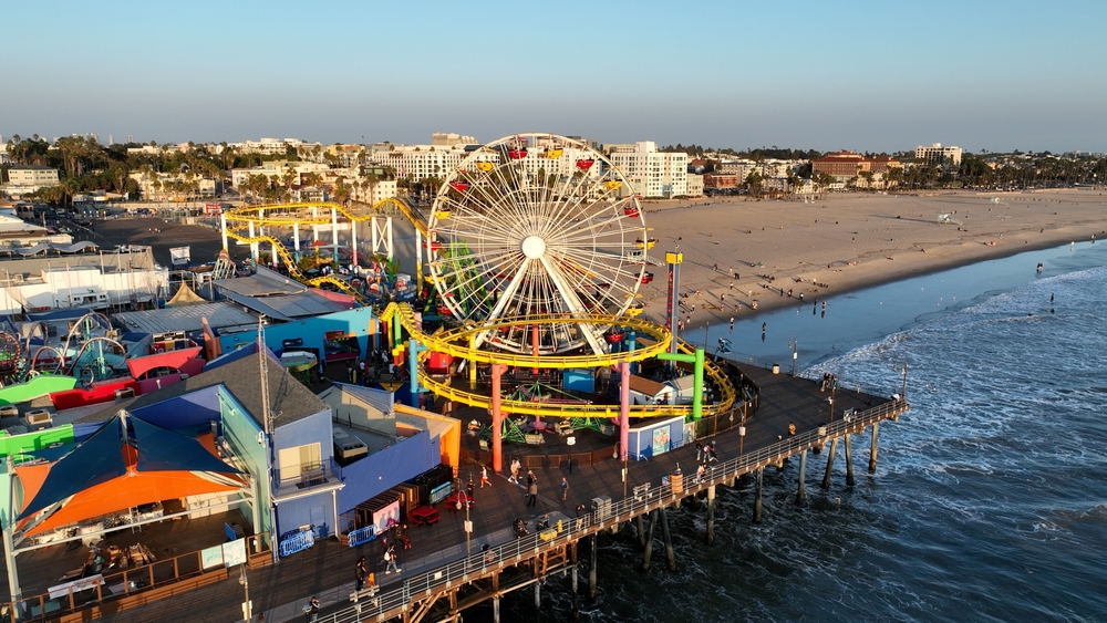 Il Santa Monica Pier con la ruota panoramica del Pacific Park