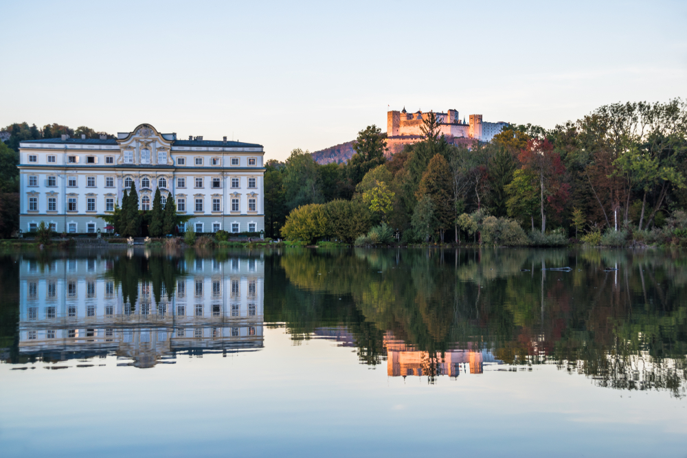 Schloss Leopoldskron sul laghetto Leopoldskroner Weiher a Salisburgo