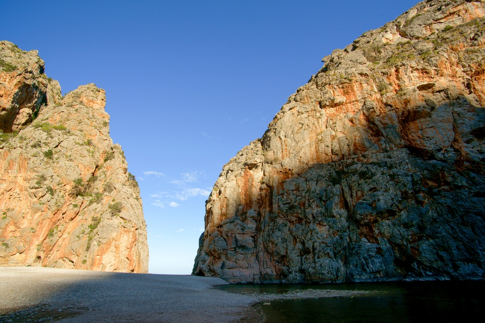 La spiaggia del Torrent de Pareis a Sa Calobra a Maiorca