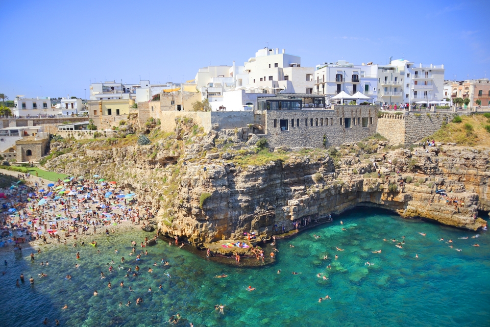La spiaggia di Lama Monachile a Polignano a Mare