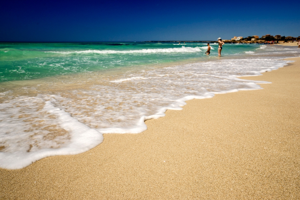La spiaggia di sabbia di Es Trenc sulla costa meridionale di Maiorca