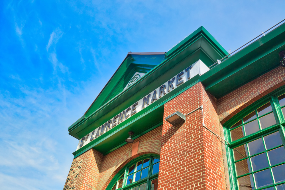 Il St. Lawrence Market all'angolo tra Front Street e Lower Jarvis Street a Toronto