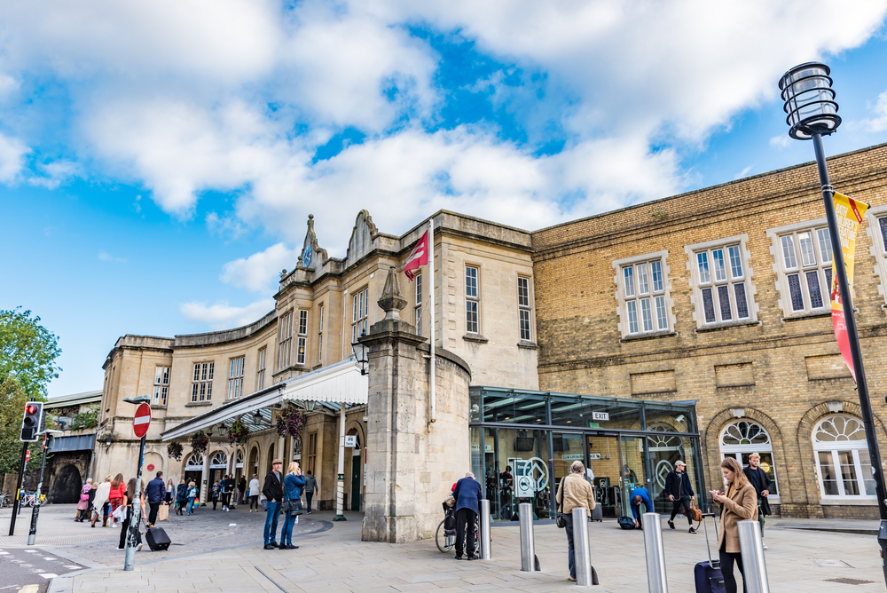 La stazione di Bath Spa a Bath, dove arrivano i treni da Londra