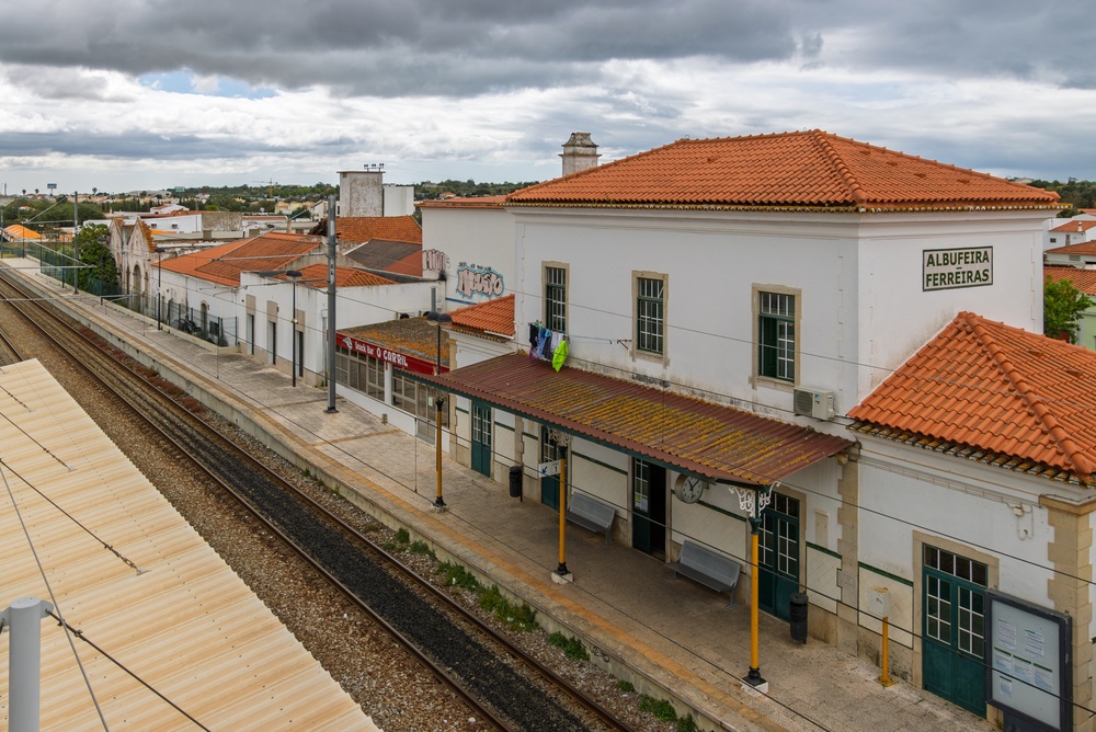 La stazione ferroviaria di Albufeira-Ferreiras in Algarve