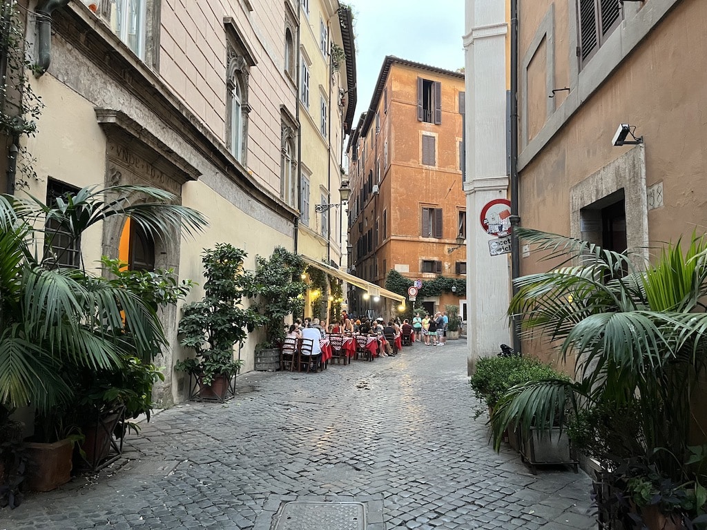 strada di Roma strada di Roma