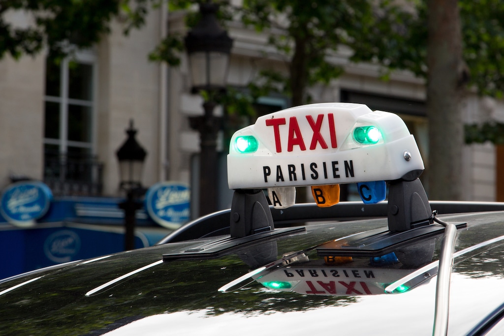 Un taxi a Parigi