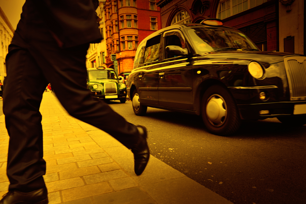 Un taxi londinese su Oxford Street