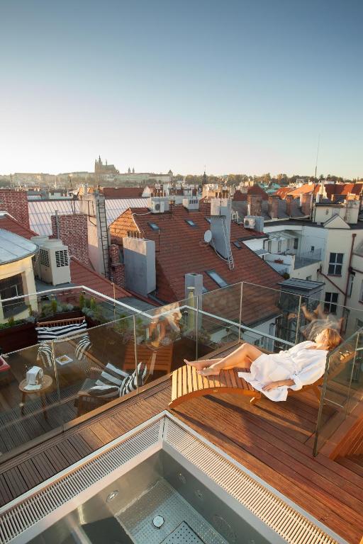 The Emblem Prague Hotel spa sul tetto