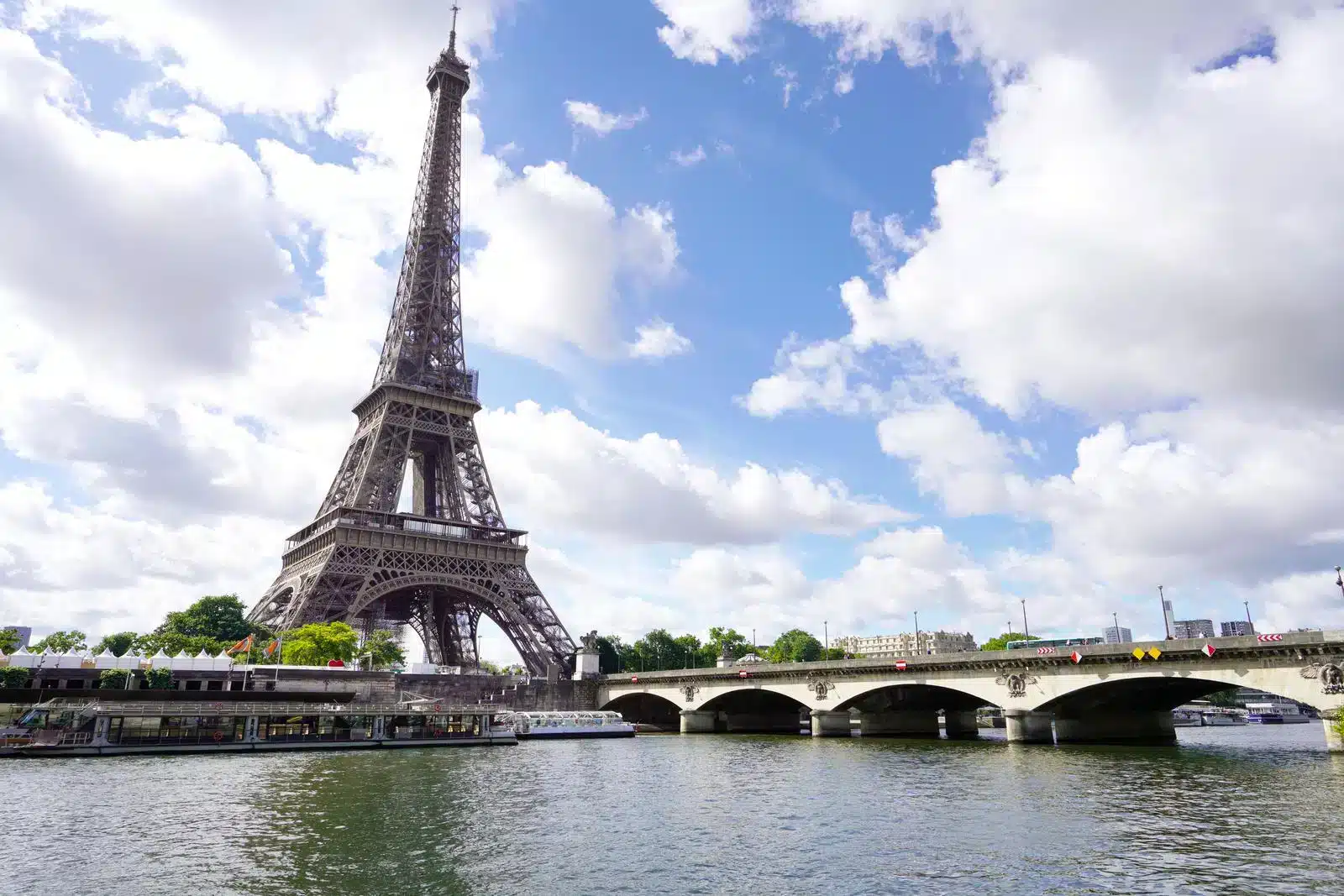 la torre eiffel