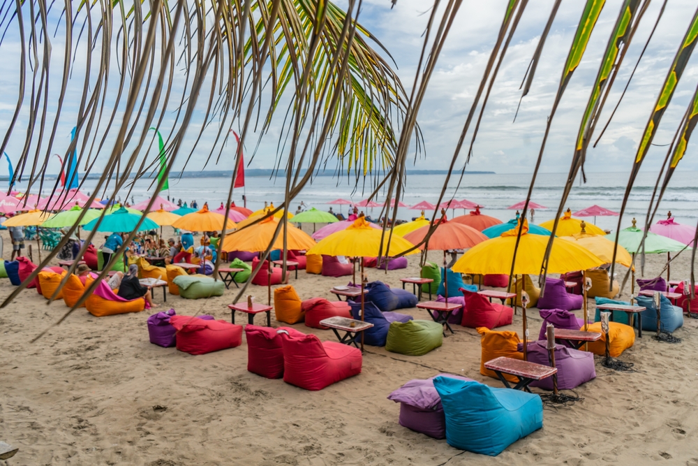 Tramonto sulla spiaggia di Seminyak a Bali