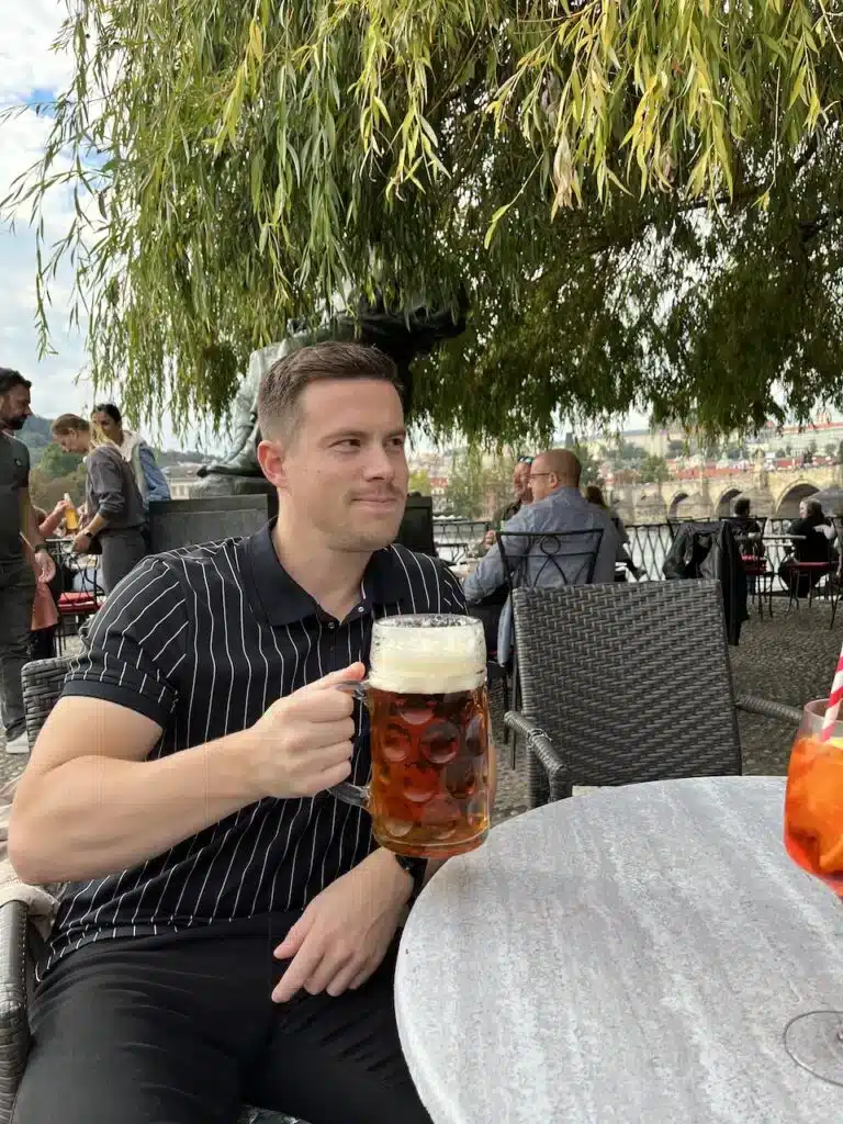 travel blogger a Praga