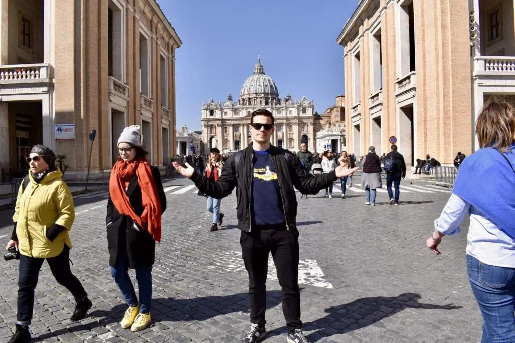 Piazza San Pietro a Roma travel blogger in Piazza San Pietro a Roma