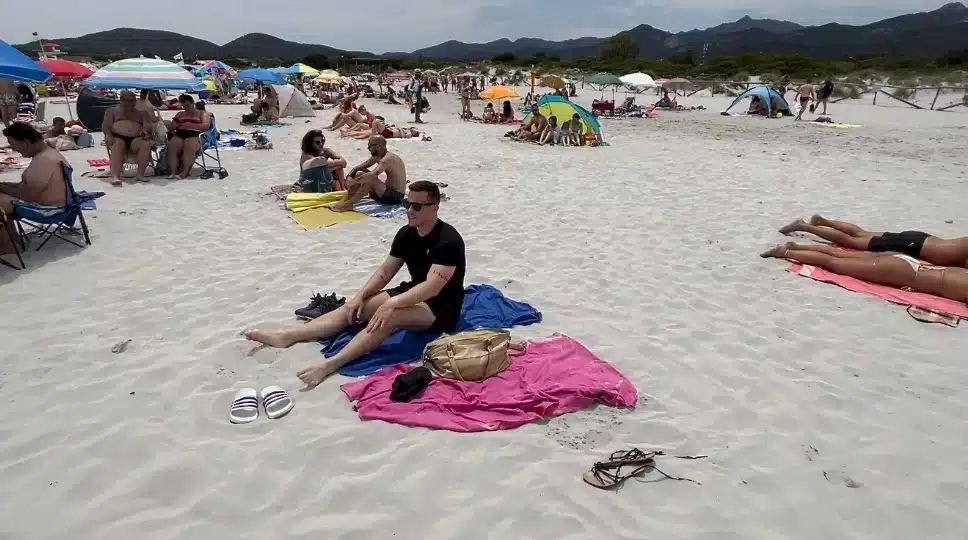 Travel blogger in Sardegna, spiaggia La Cinta