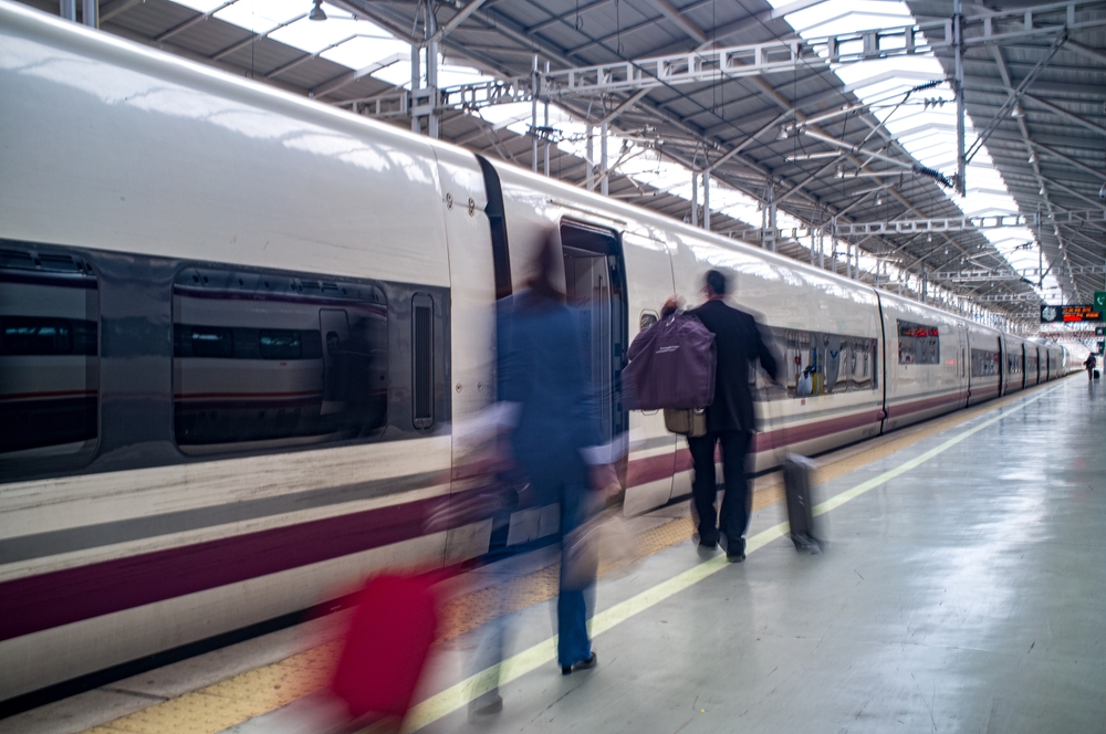 Treno ad alta velocità alla stazione Málaga María Zambrano