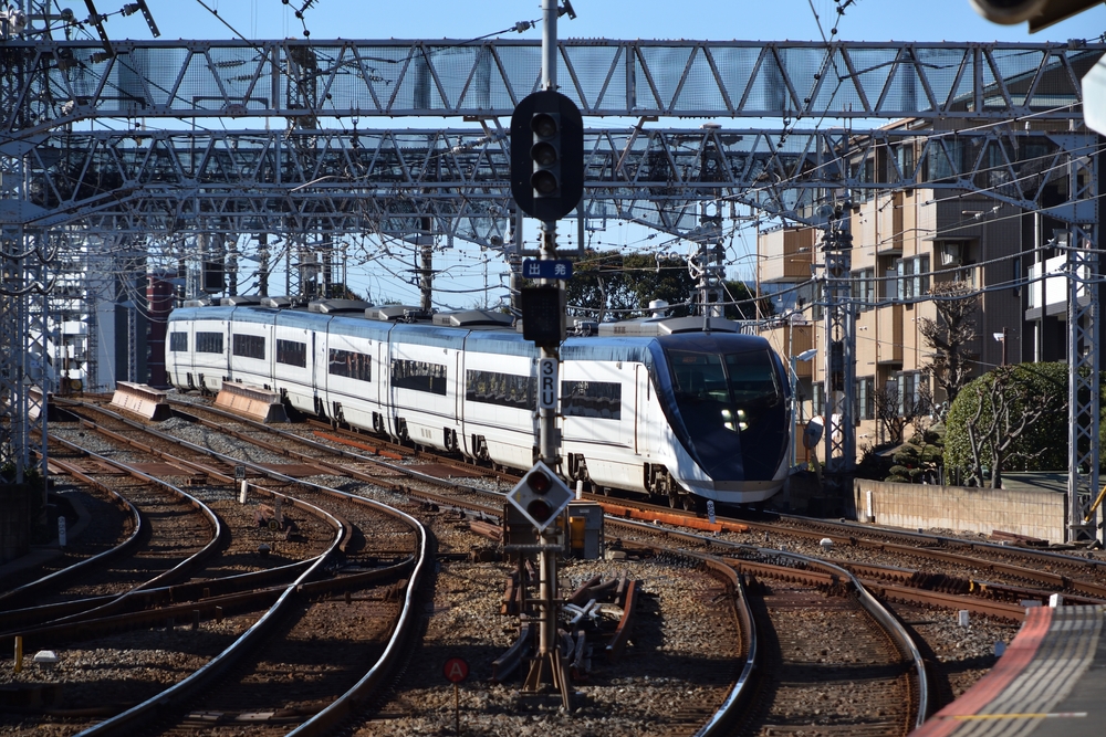 Il treno aeroportuale Skyliner tra l'aeroporto di Narita e Ueno