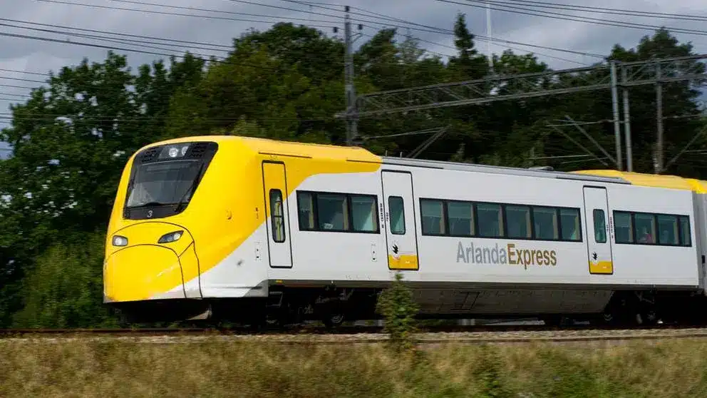 Treno Arlanda Express dall'aeroporto di Stoccolma al centro