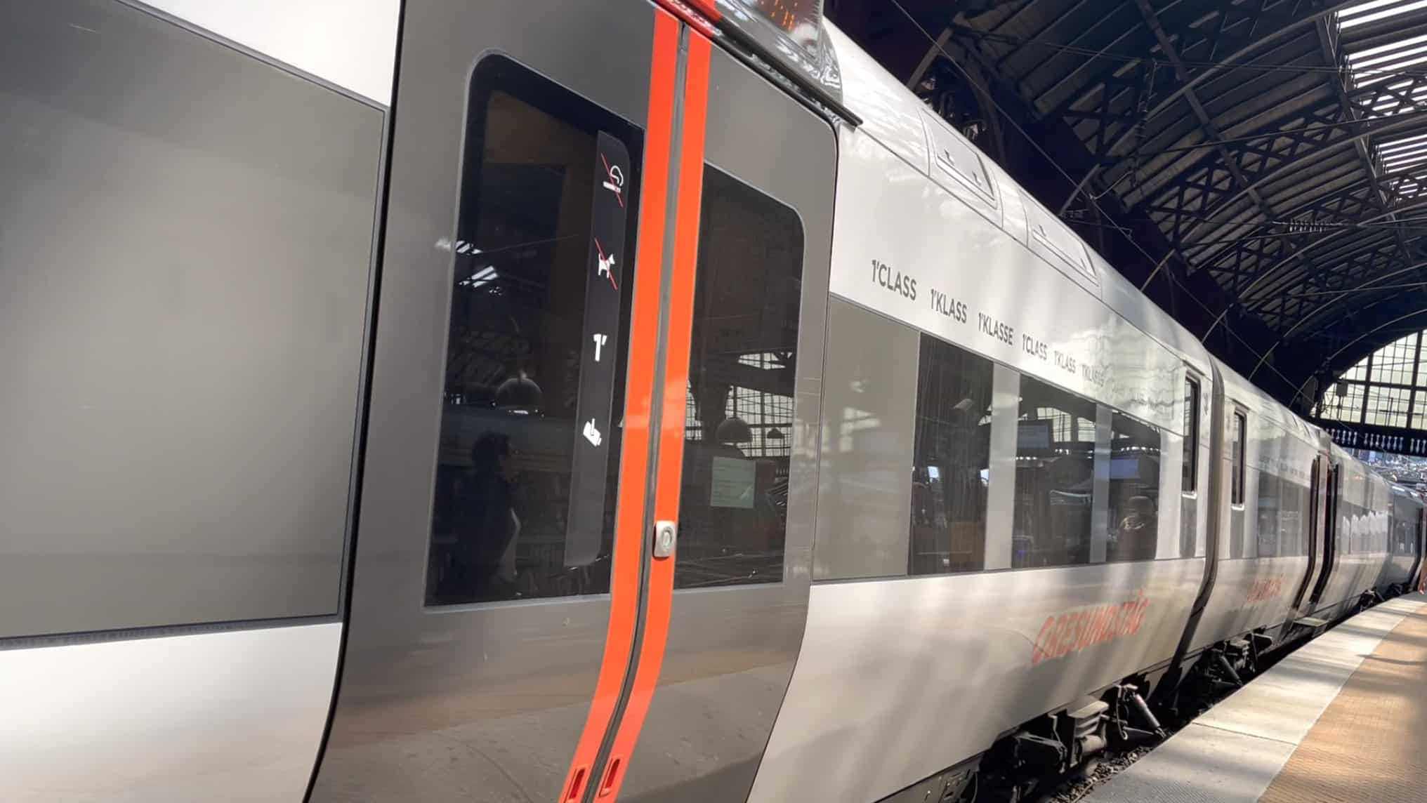 Treno dall'aeroporto di Copenaghen alla stazione centrale
