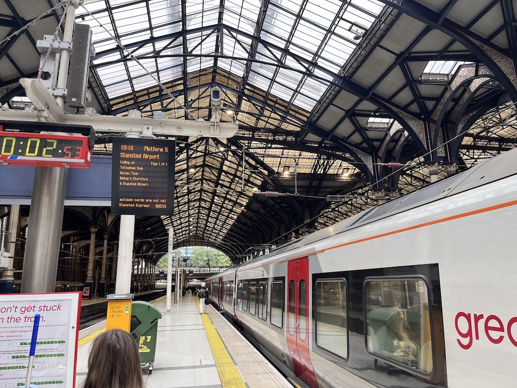 Il treno per l'aeroporto di Stansted
