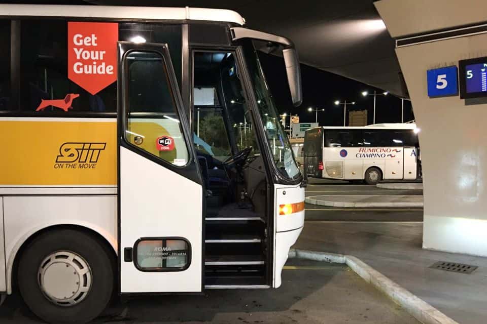 Un autobus all'aeroporto di Fiumicino