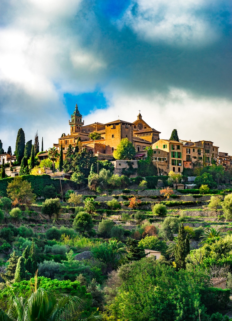 Valldemossa nella zona della Serra de Tramuntana a Maiorca