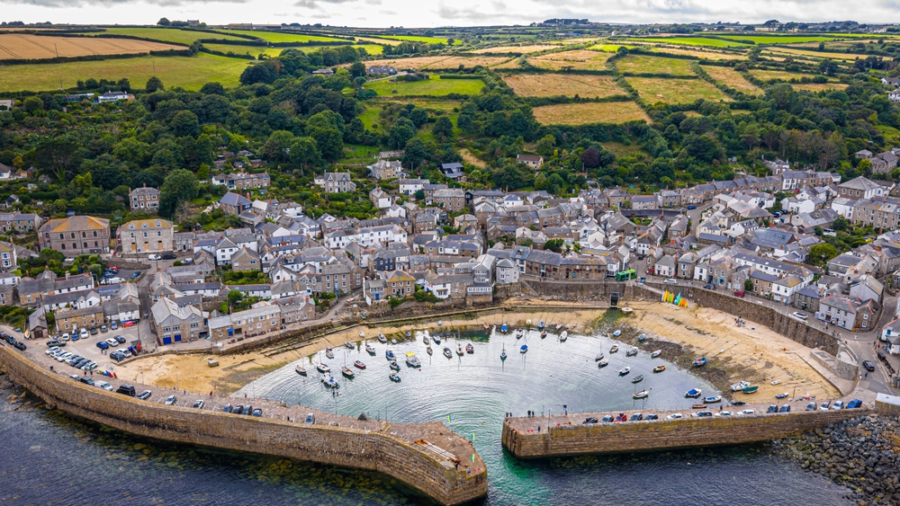 Veduta aerea del porto di Mousehole in Cornovaglia